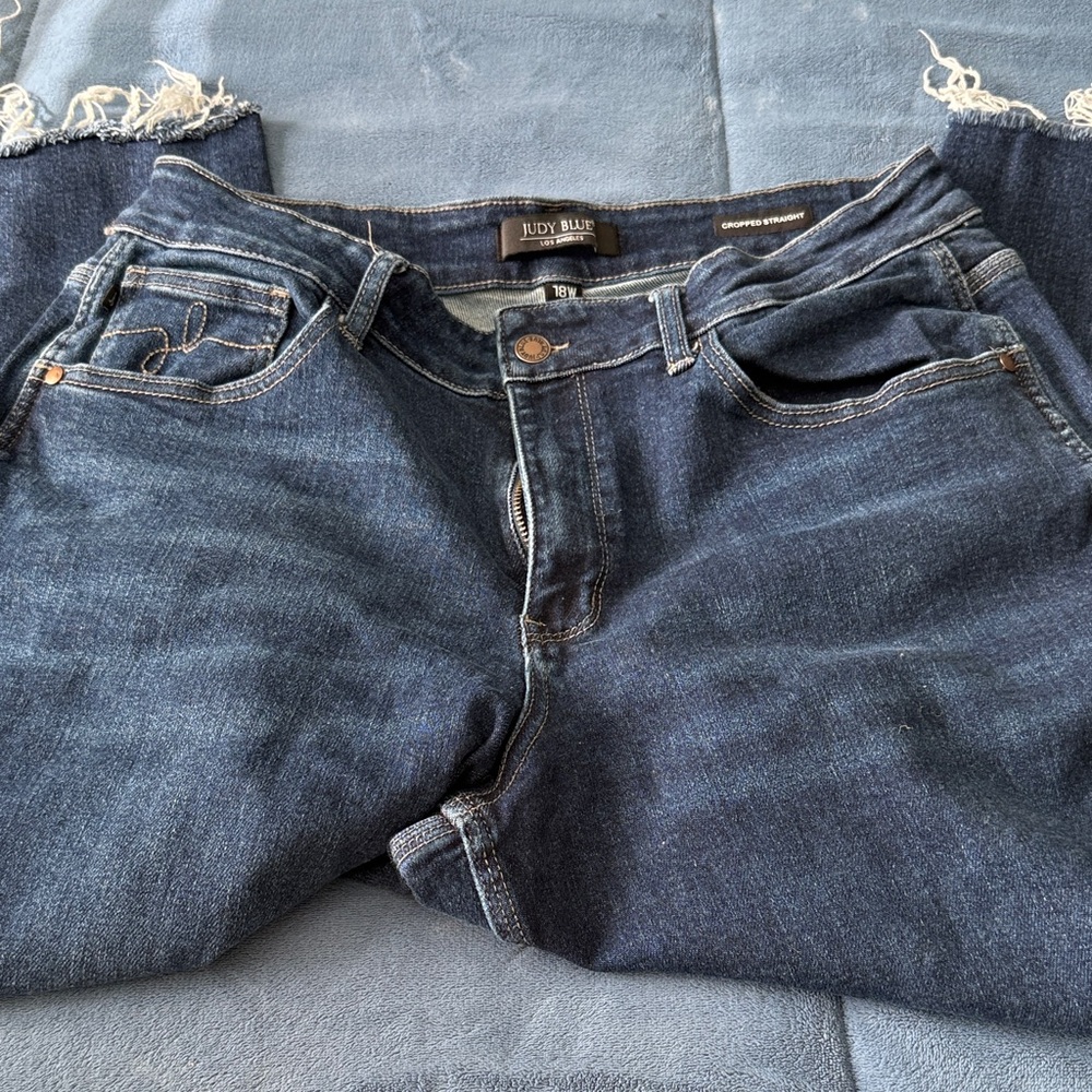 Judy Blue Dark Wash Cropped Jeans